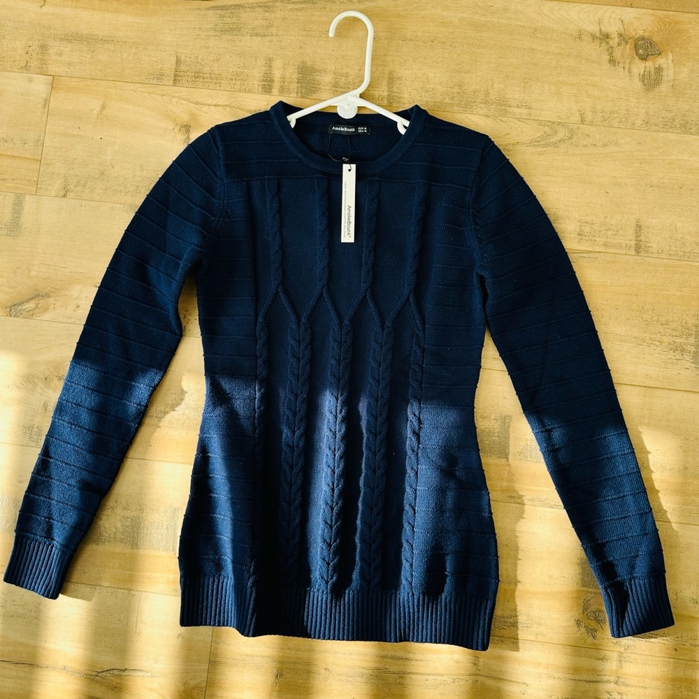 NWTNavy Blue Cable Knit Sweater. Women’s Size M